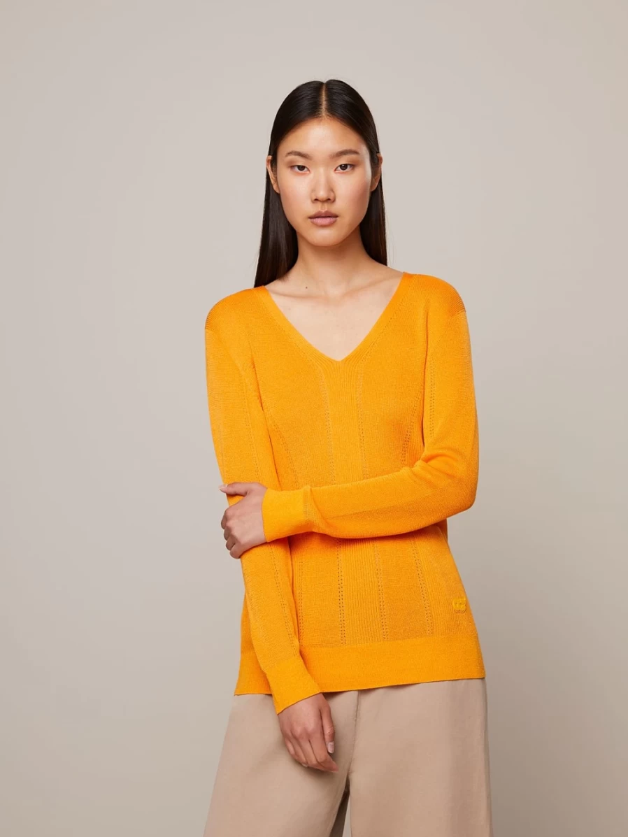AlphaTauri Women's Warm Yellow Seamless 3D Knit V-Neck Sweater