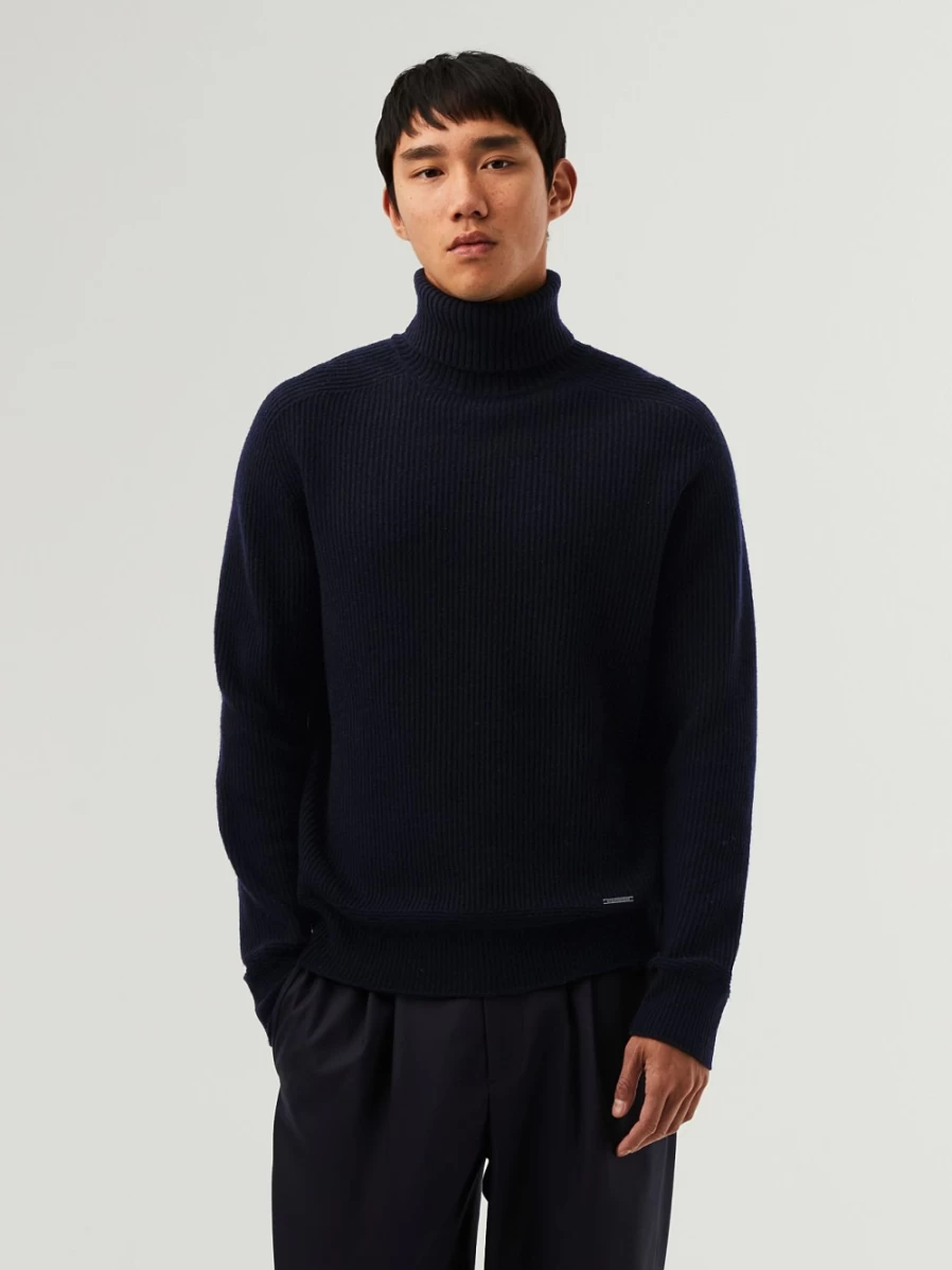AlphaTauri Men's Navy 3D Knit Merino Wool Turtleneck Sweater - Seamless Comfort & Warmth