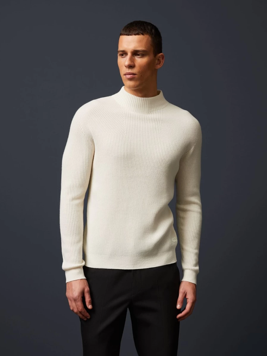 AlphaTauri Men's Off White Seamless 3D-Knit Cashmere-Blend Turtleneck Sweater